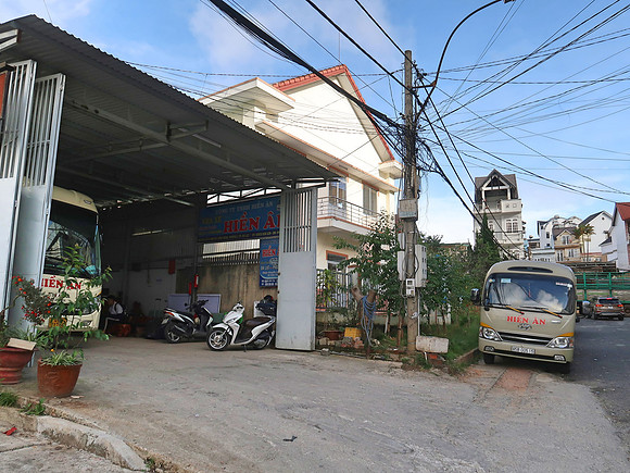 IMG_6315-hien-an-bus-stop