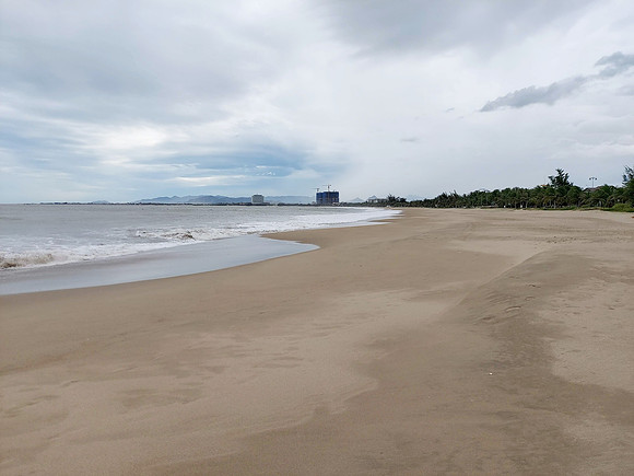 20201221_121411-grey-beach-day