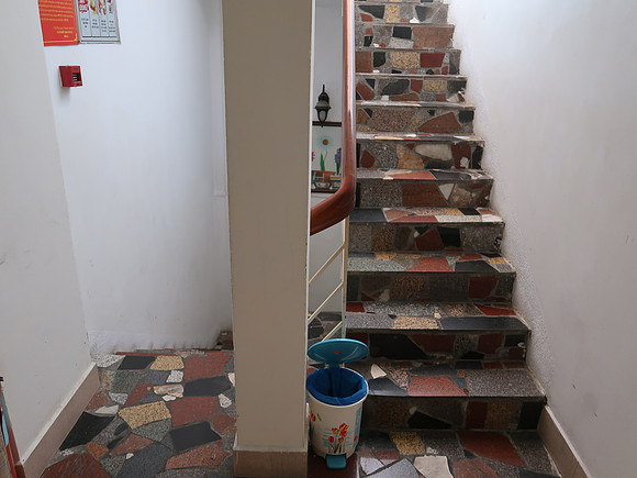 IMG_6574-tay-ho-stairs