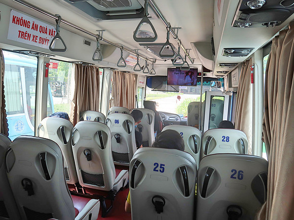 IMG_3531-vdo-airport-bus-to-ha-long-city