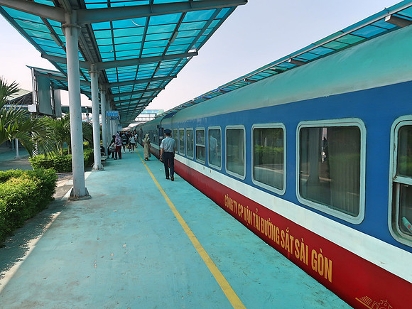 IMG_1991-ninh-binh-train-from-thanh-hoa