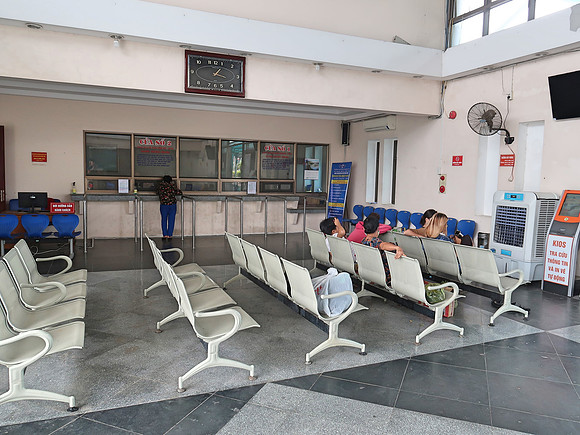 IMG_2358-ninh-binh-waiting-room