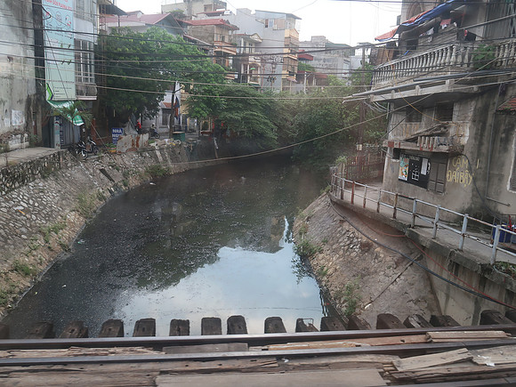 IMG_2403-hanoi-black-canal