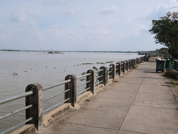 IMG_6779-mekong-river-walk