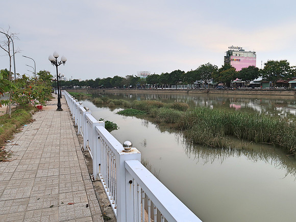 IMG_7181-canal-walk