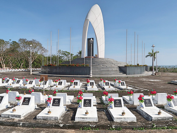 IMG_7292-martyrs-cemetery