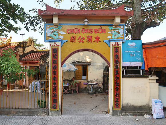 IMG_7316-chua-ong-bon