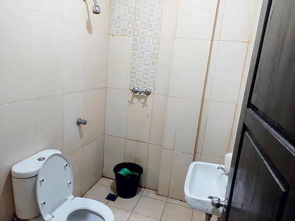 20240424_143600-putri-gading-bathroom