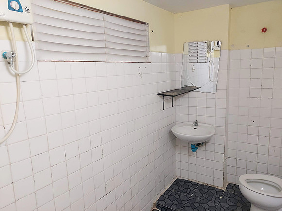 20220102_102753-bamboo-house-bathroom
