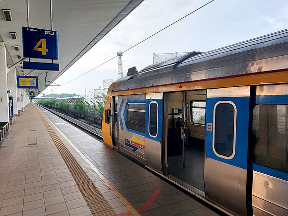 20240522_073316-komuter-train-at-butterworth