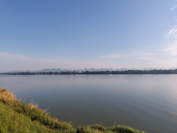 20220227_075537-mekong-view-of-laos