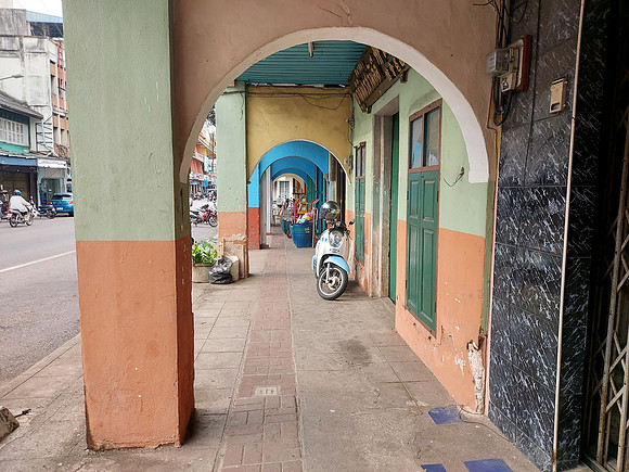 20220211_163844-old-town-covered-walkway