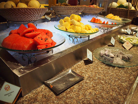 P8238267-fruit