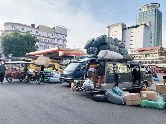 20220101_162921-central-market-vans