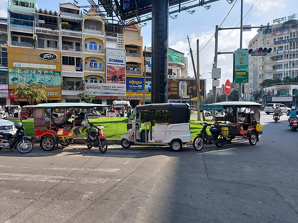20220105_142408-tuk-tuks-and-rickshaw