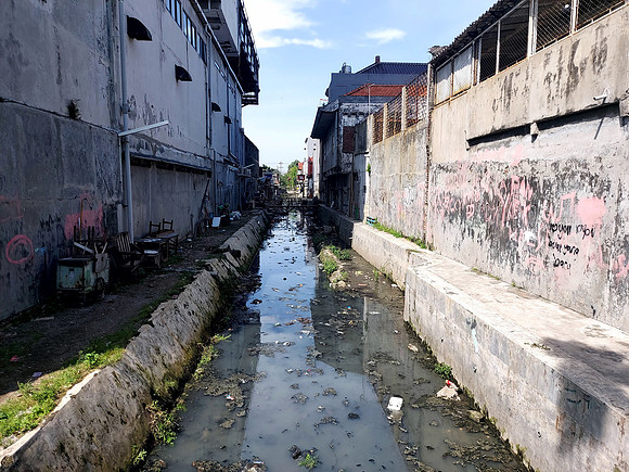 20240502_131612-black-water-canal