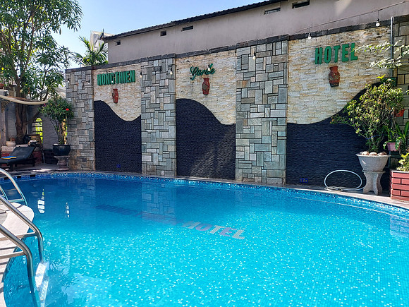 20220626_085017-hong-thien-1-hotel-pool
