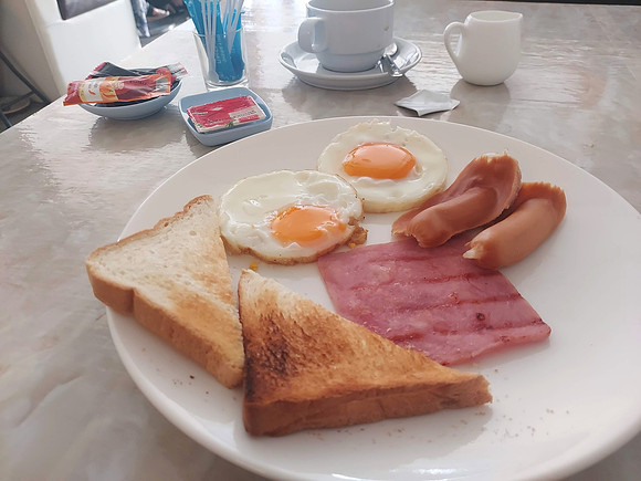20220318_075356-american-breakfast