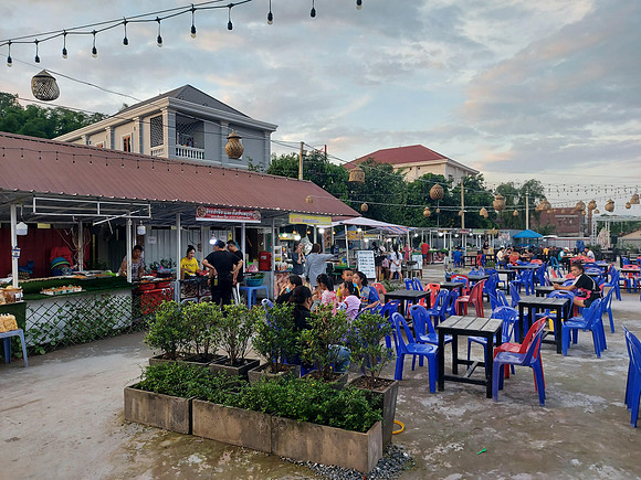 20220525_183827-night-market