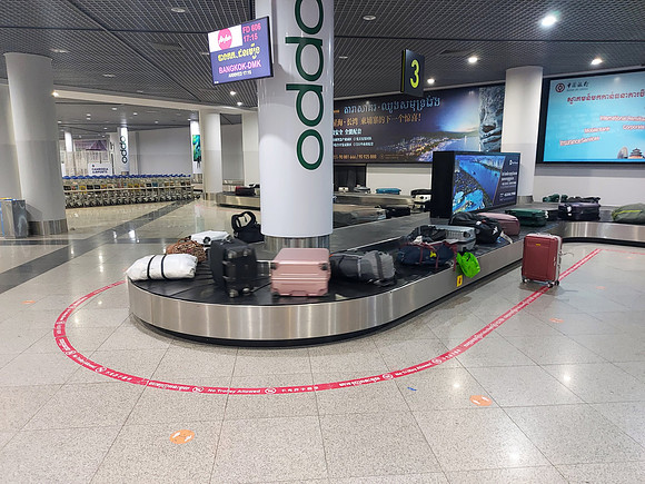 20211229_174821-baggage-claim