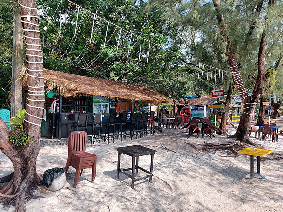 20220111_104028-ocean-blue-bar