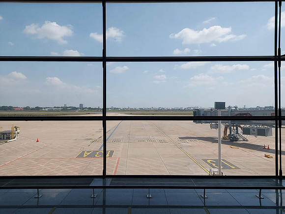 20220122_130704-quiet-tarmac