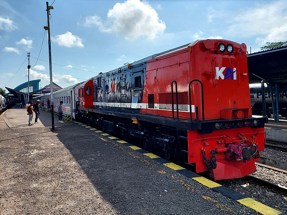 20240422_084051-locomotive