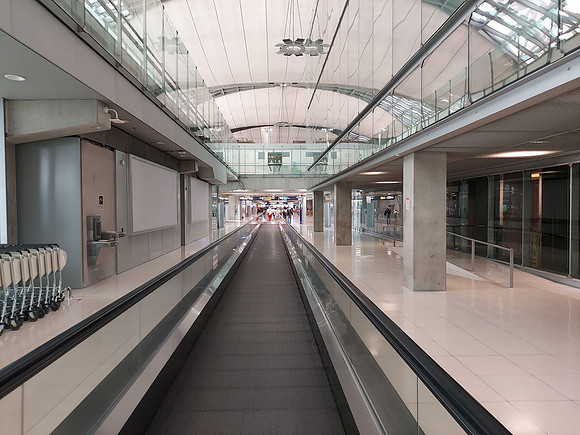 20220302_100346-walk-to-baggage-claim