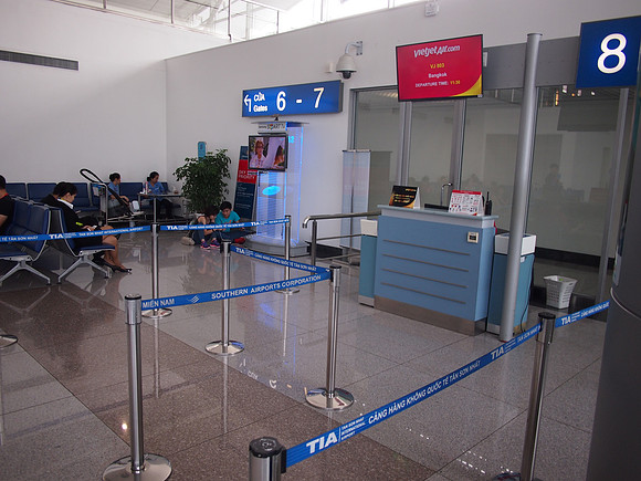 PB308788-vietjet-gate