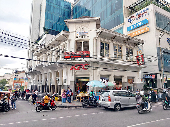 20240427_160923-kfc-pasar-baru