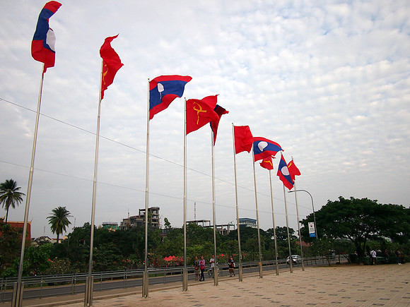 PC069084-laos-flags