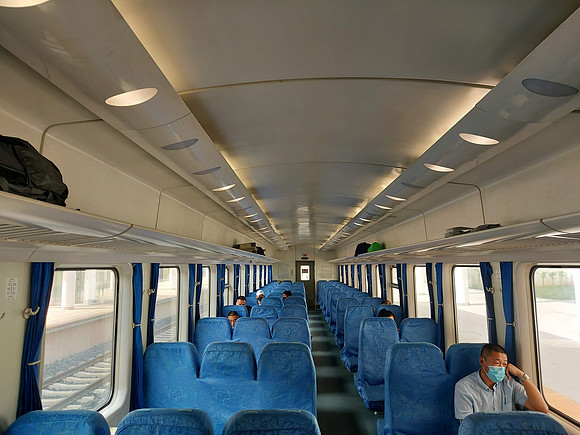 20220527_163728-local-train-departing-boten