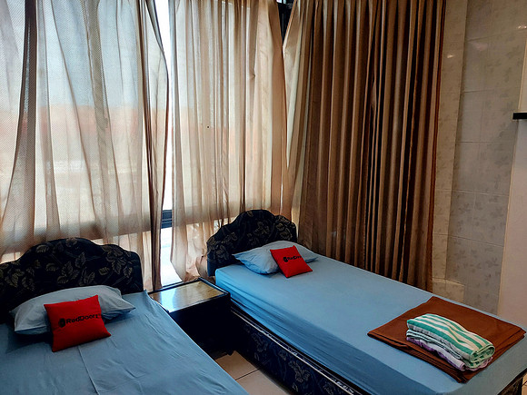 20240502_120918-sparkling-hotel-room