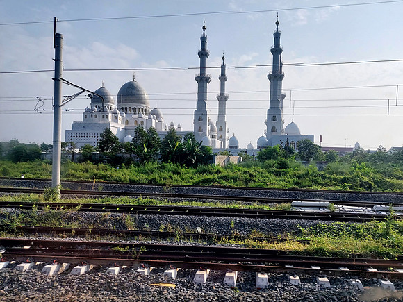 20240502_073710-masjid-raya-sheikh-zayed-solo-surakarta