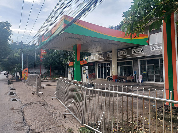 20220520_161551-closed-petrol-station