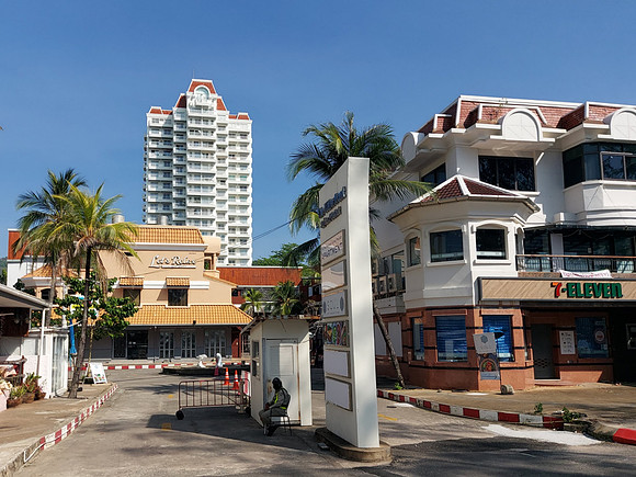 20220127_151807-the-waterfront-suites-phuket