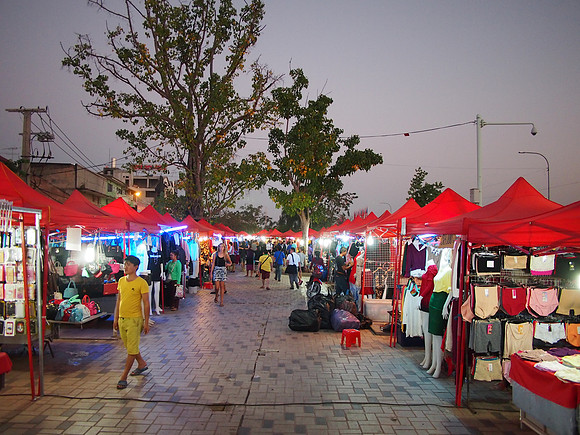 PC099263-night-market
