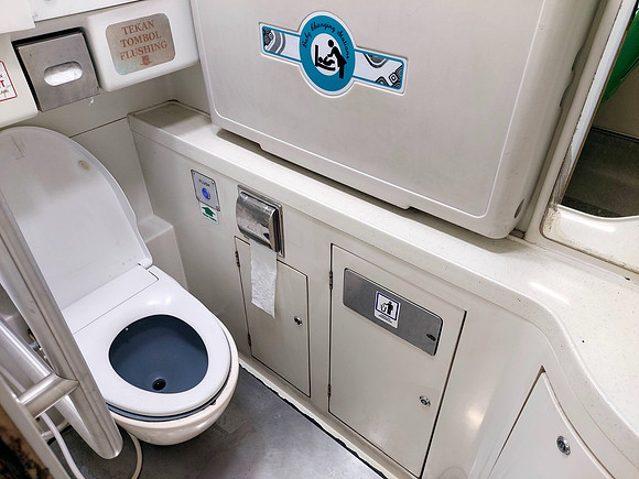 20240430_130941-yia-airport-train-toilet
