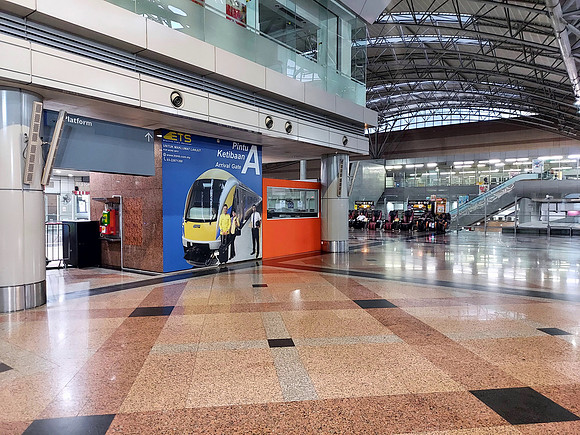 20240517_071333-intercity-arrival-gate