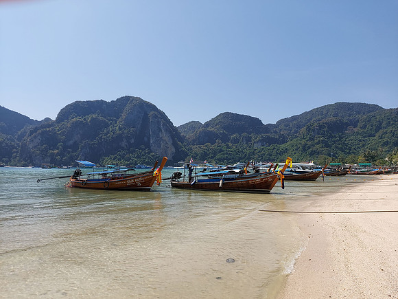 20220129_131329-phi-phi-boats