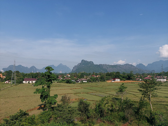 20220519_083641-view-near-vang-vieng