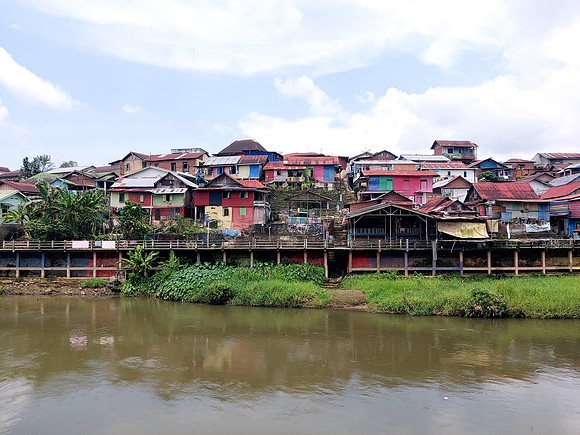 20240423_115308-riverfront-houses