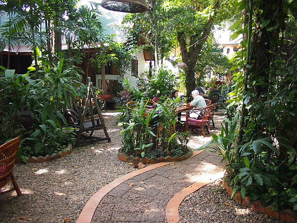 PC058975-mut-mee-garden