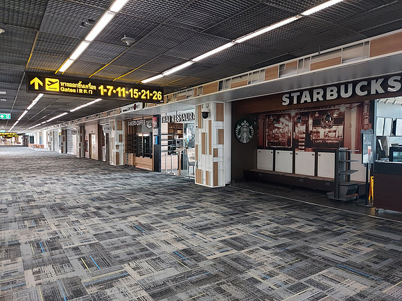 20211229_132655-closed-international-starbucks
