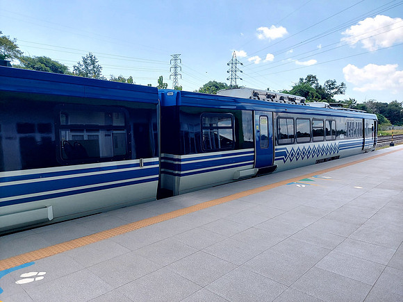 20240513_124541-train-at-mandai