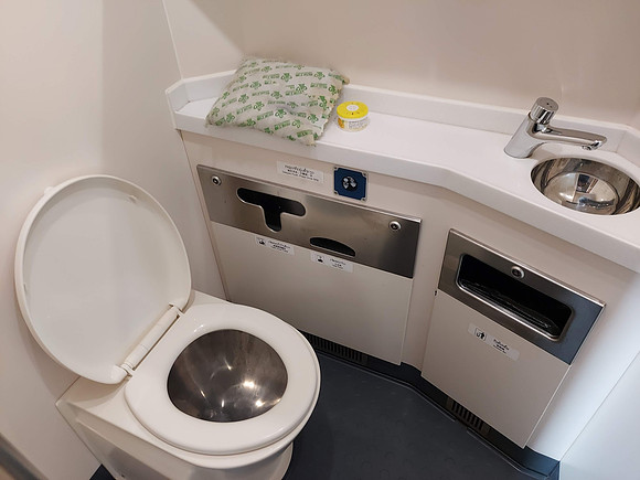 20220519_081211-sit-toilet