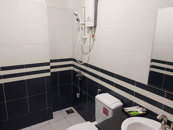 20220116_123756-twin-home-bathroom