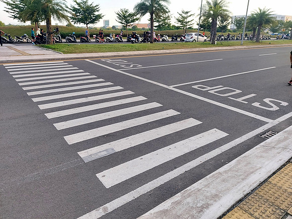 20240512_170031-pedestrian-crossing