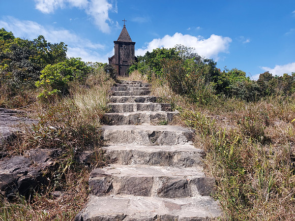 20220115_104150-stairs-to-bokor-church