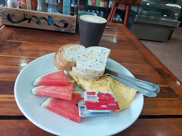 20220131_073226-breakfast-at-capulatte